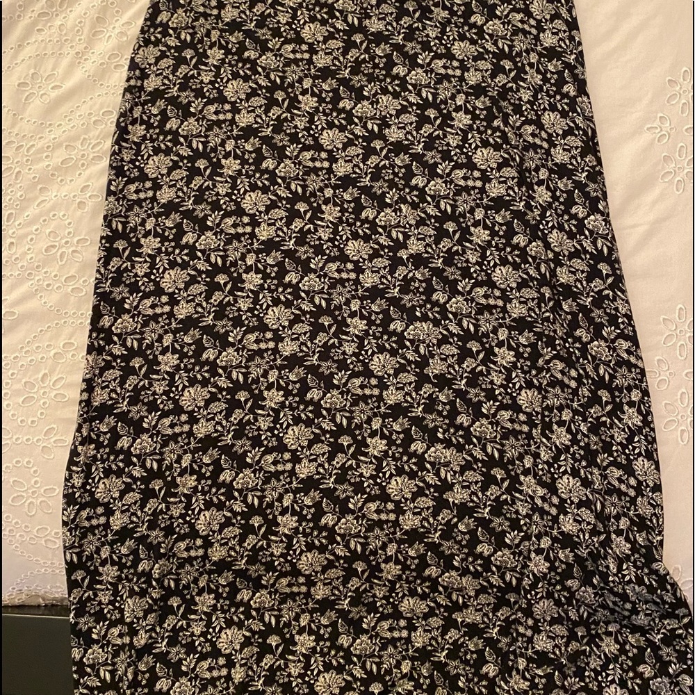 Per Se maxi length knit skirt.